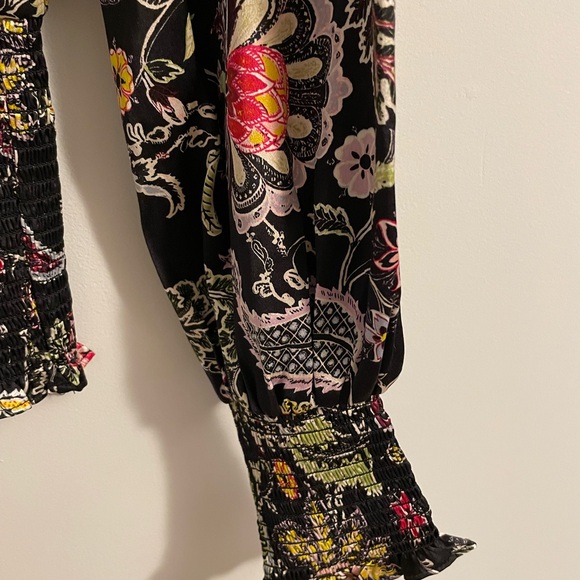 5a7 cinq a sept Blouse Small 100% Silk Black & Multi Floral & Paisley Smocked - Picture 4 of 11